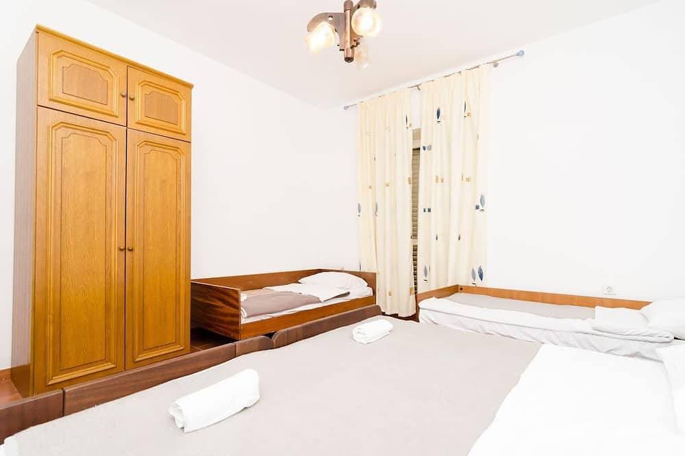 Foto 2 von 14: Guest House Kiko - Triple Room