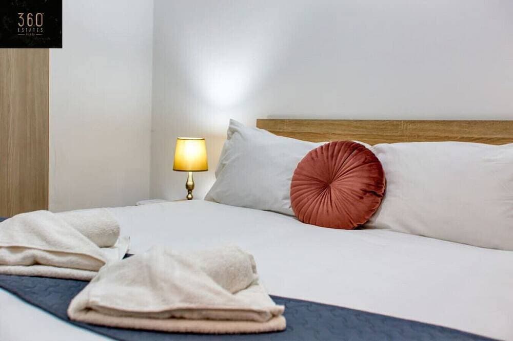 Foto 8 von 27: Spacious home with access  to roof top terrace !