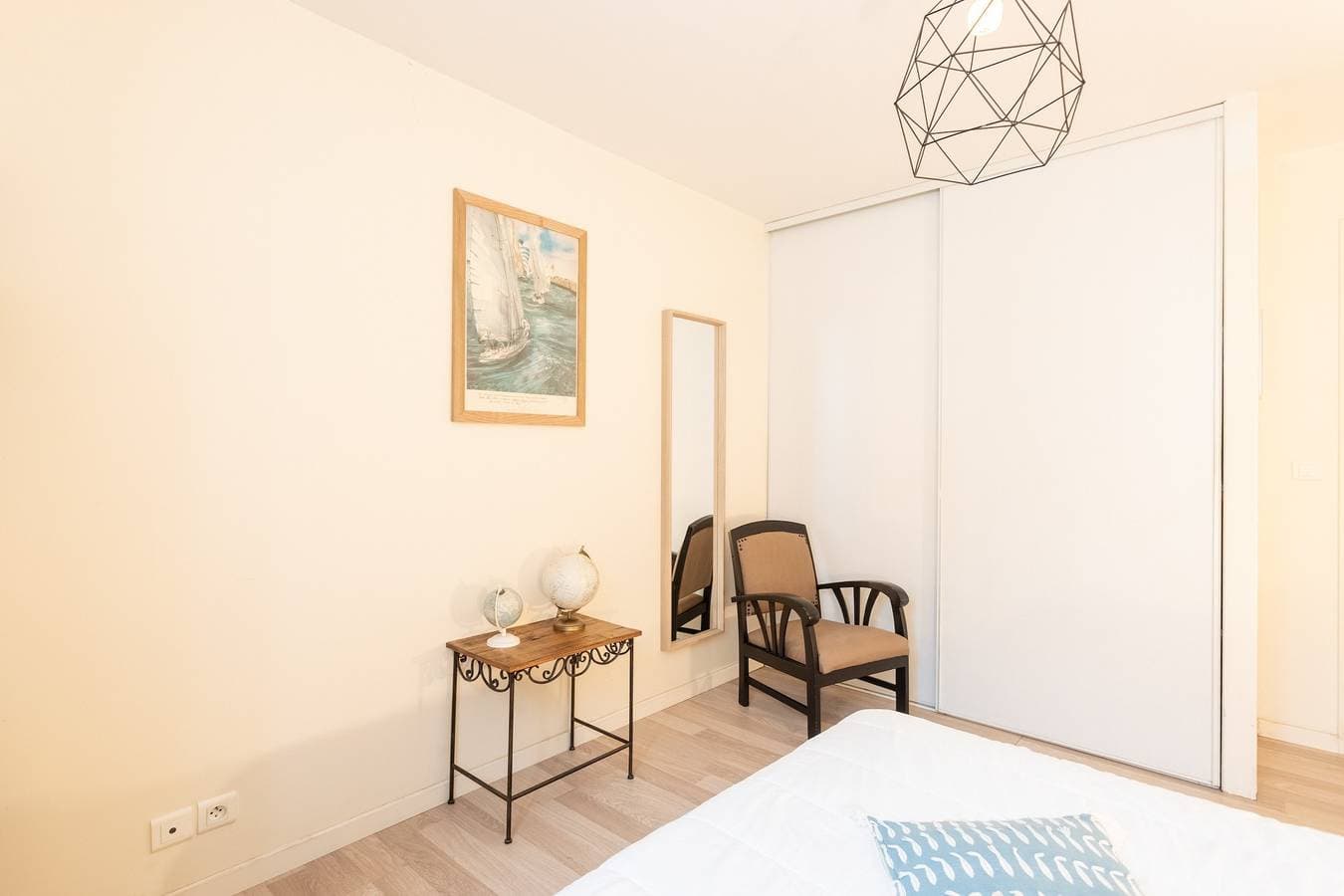 Foto 12 von 21: Appartement „Etxexuria“ mit privater Terrasse, WLAN und Klimaanlage