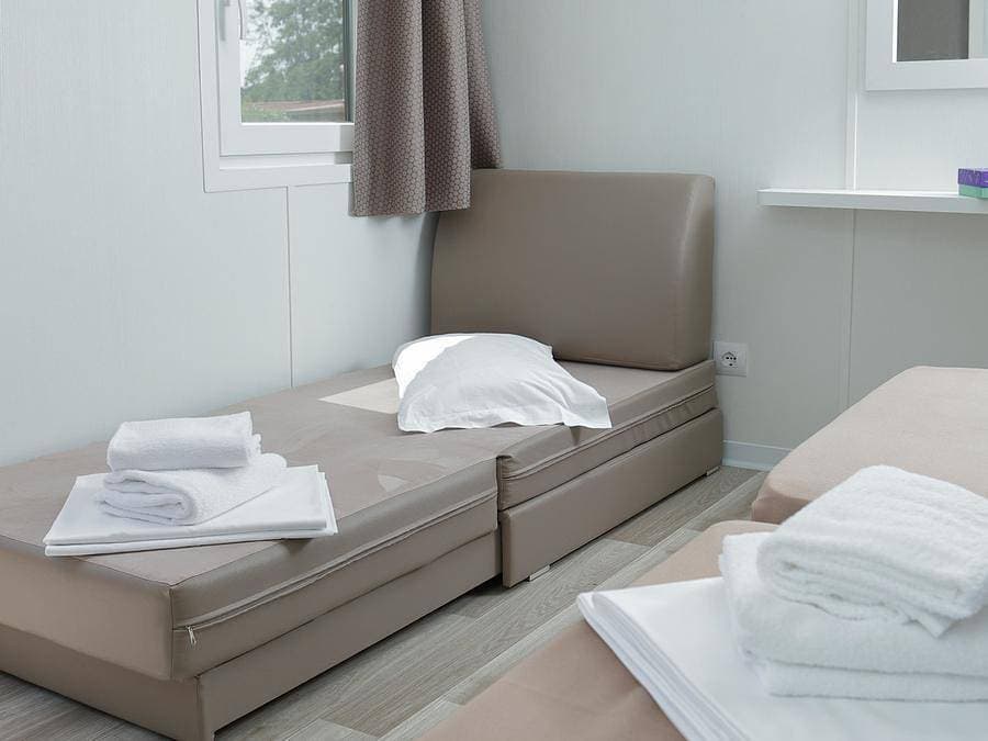 Foto 9 von 48: Hu Roma Camping in Town - Bungalow 3 personen - Deluxe