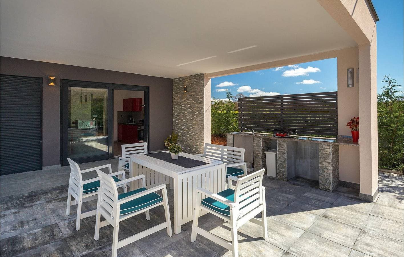 Foto 5 von 40: Geräumige 2-Zimmer-Wohnung mit Pool, Parkplatz und WLAN in der Nähe von Restaurants und dem Stadtzentrum