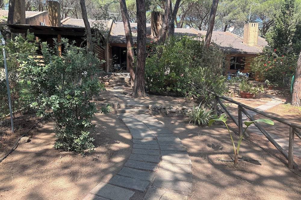 Foto 13 von 30: Charmantes, neu renoviertes Ferienhaus am Meer mit Garten