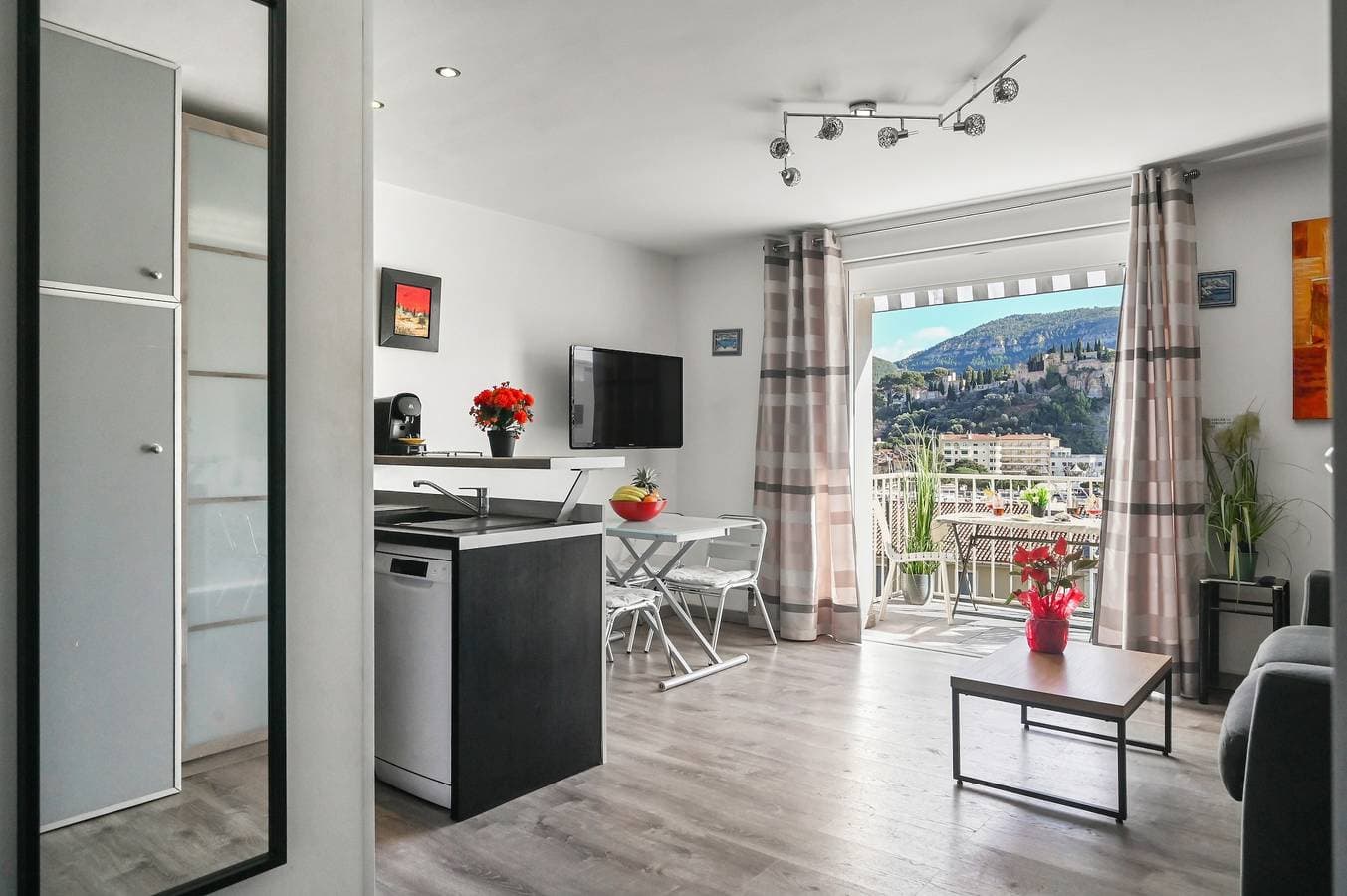 Foto 4 von 22: Appartement „Le Panorama“ mit Meerblick, Balkon, WLAN und Parkplatz