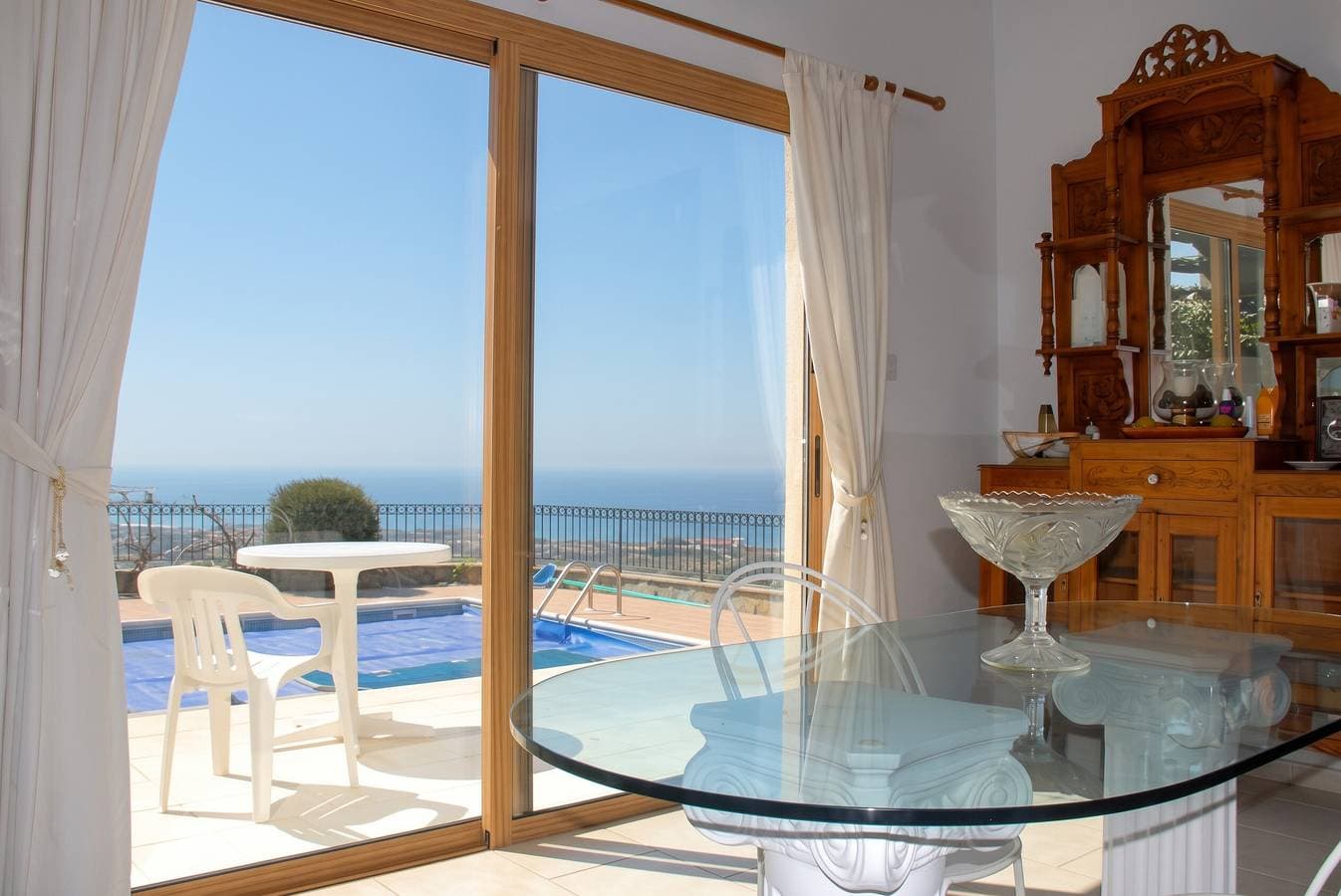 Foto 8 von 36: Peyia Villa mit Meerblick, privatem Pool und Garten