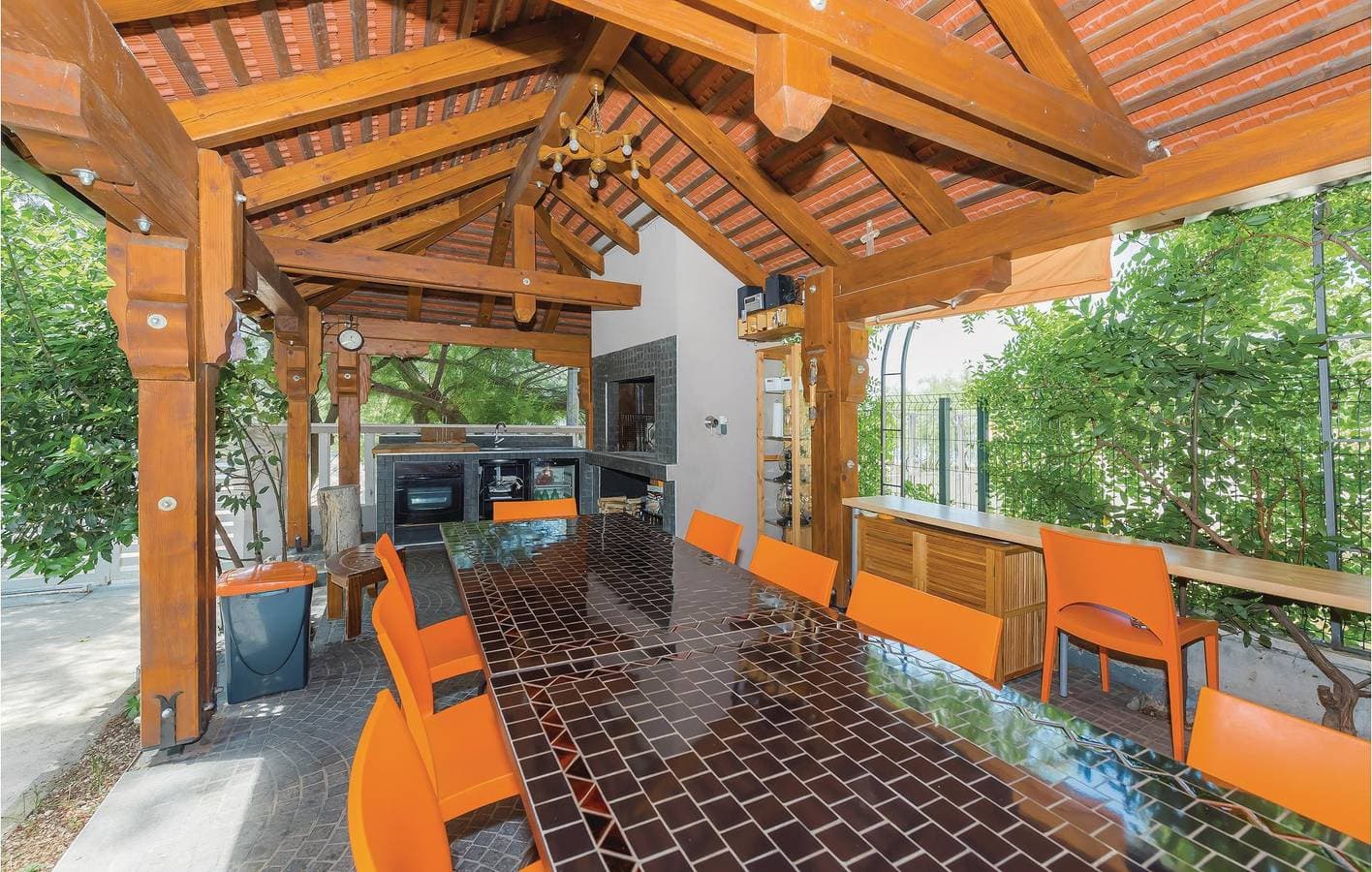 Foto 3 von 24: Gemütliche Ferienwohnung mit Terrasse, 200 m vom Strand Camp Vala entfernt