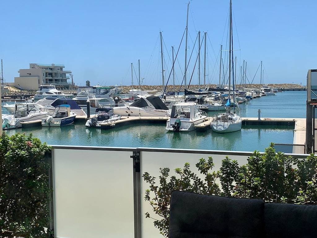 Foto 11 von 32: Mariners Cove Mindarie ~ Luxe Marina Waterfront