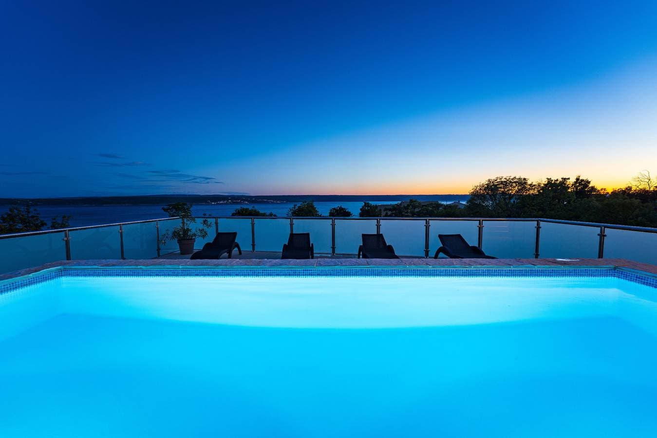 Foto 4 von 76: Sea view Villa Anpero