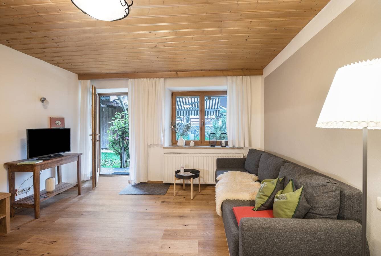 Foto 2 von 24: Ferienwohnung Zugspitze mit Terrasse, Bergblick und WLAN
