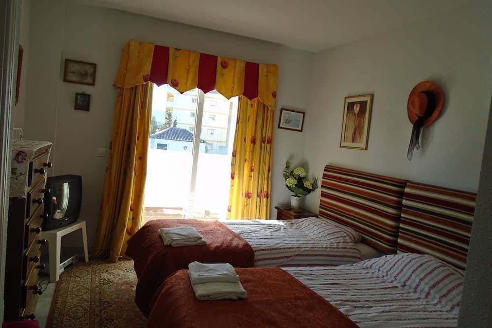 Foto 2 von 23: Ferienwohnung in Mijas Golf, 2 Schlafzimmer, 2 Badezimmer, offene Küche