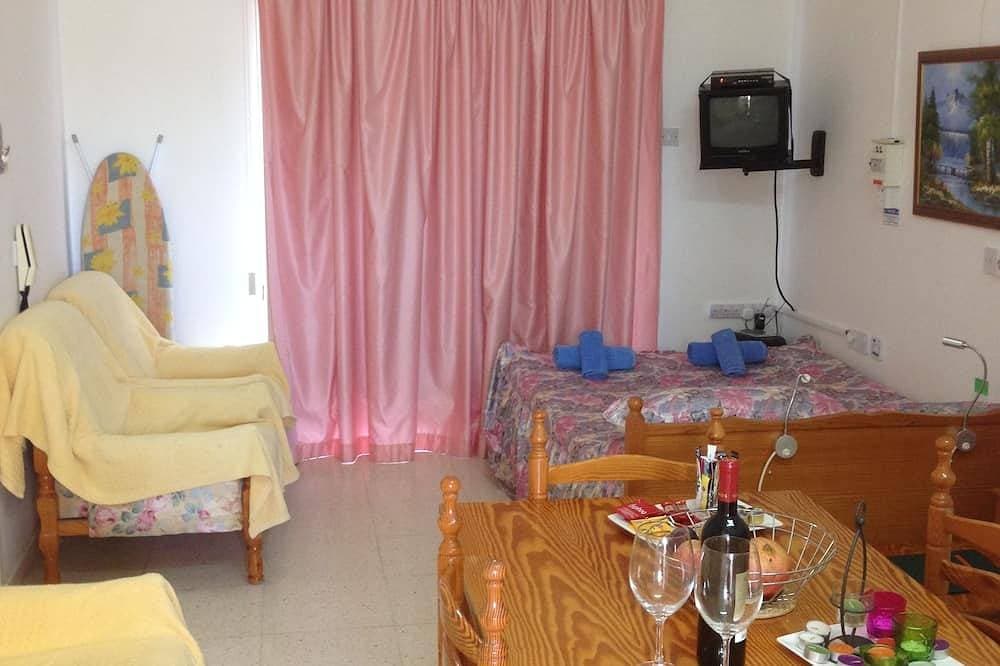 Foto 5 von 23: Studio Erster Stock 50m in der Nähe des Meeres, 28 qm, voll ausgestattete Küche
