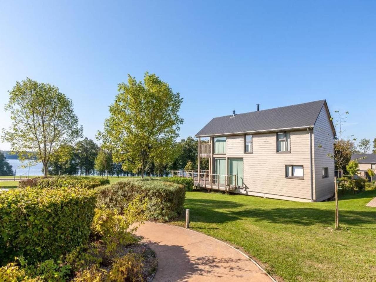 Foto 6 von 39: Familienvilla am See