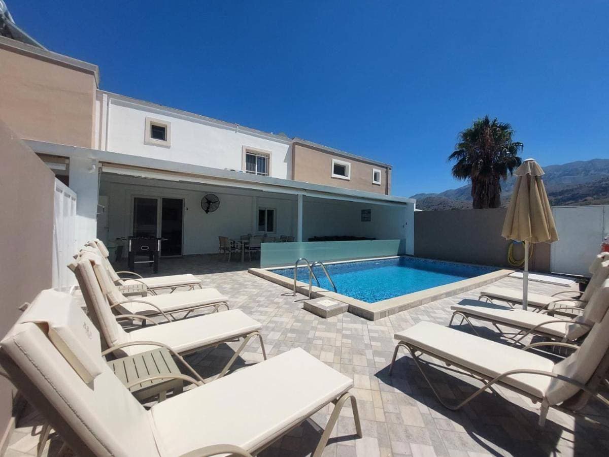 Villa Oniro- Less than 5-Min Walk to Kalivaki Beach 1