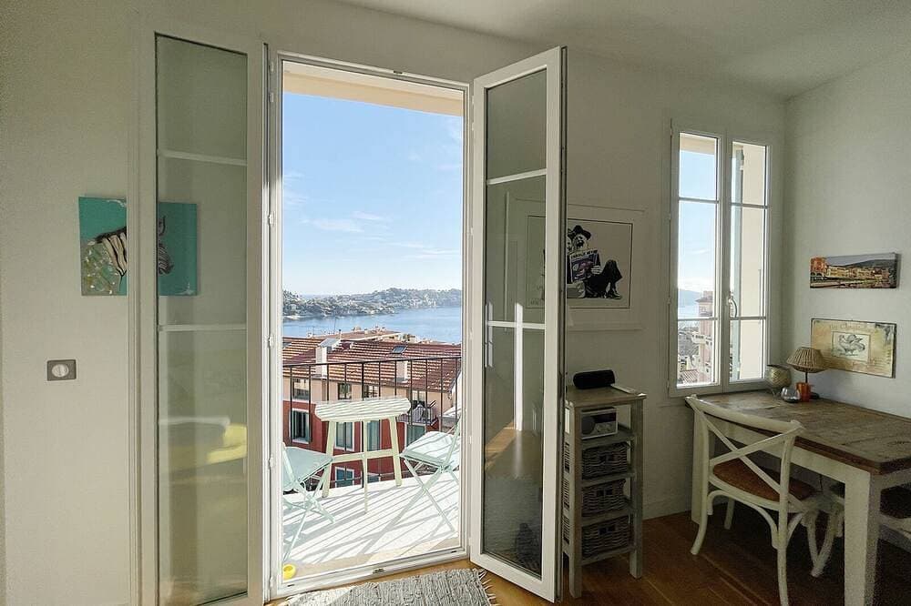 Foto 11 von 27: 25. Bright apartment with two bedrooms & balcony with a lovely sea view