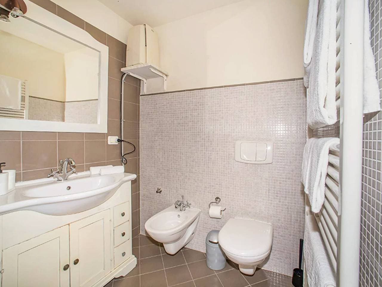 Foto 8 von 39: Borgo Erbiola Margherita Rustico-Ferienwohnung mit Pool