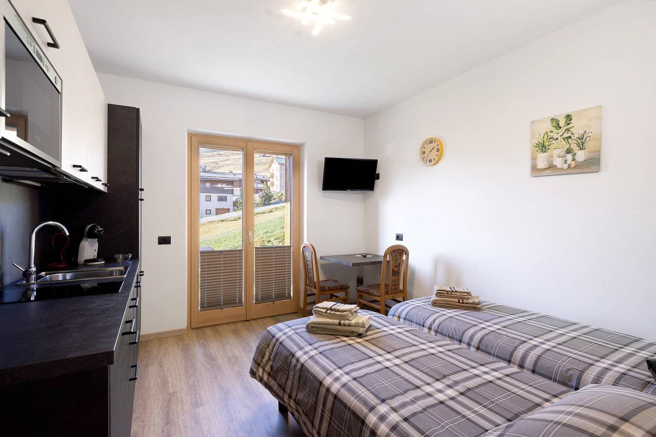 Foto 5 von 14: Ferienwohnung 'Gino' mit Bergblick, privatem Garten und WLAN