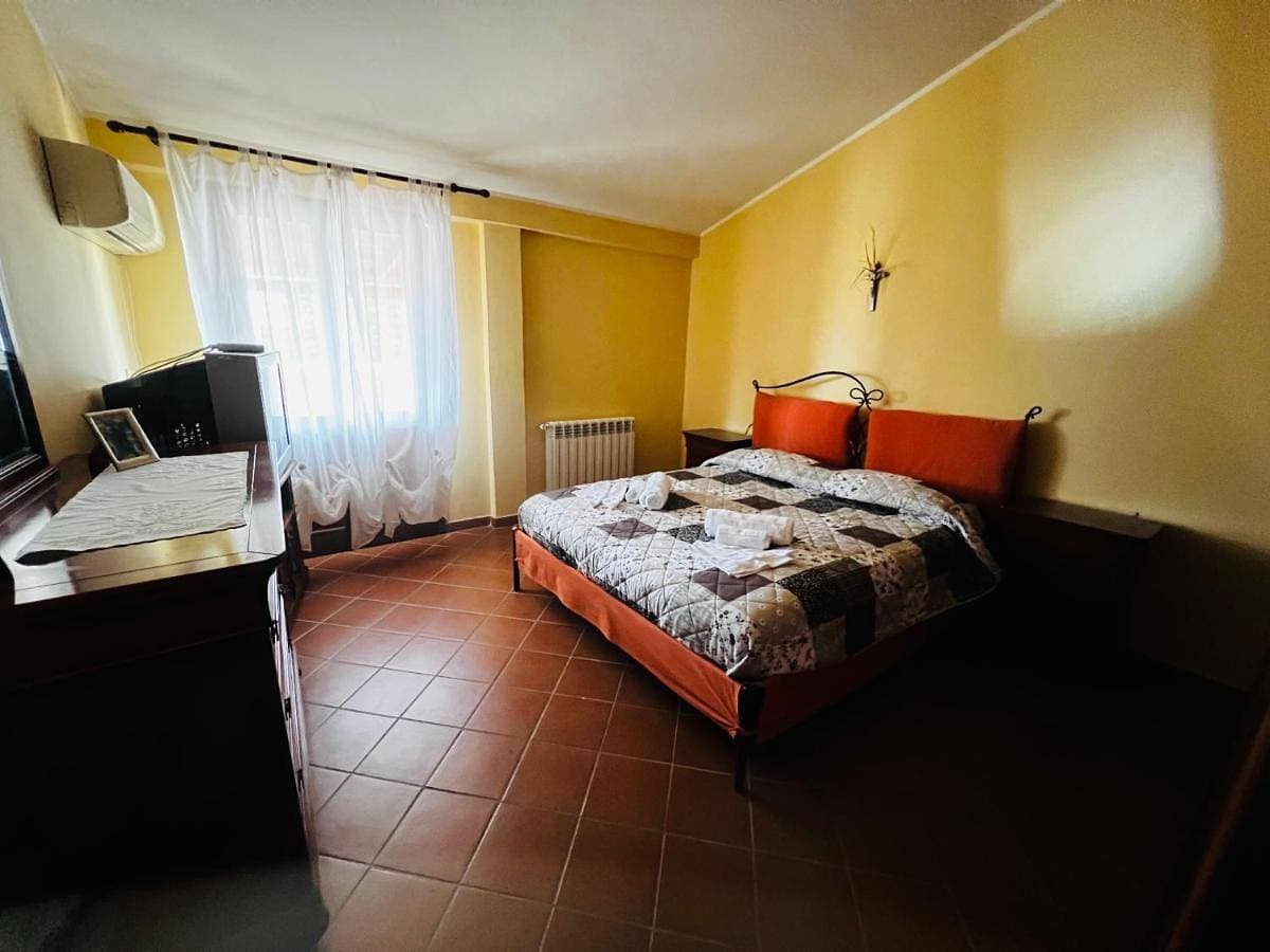 Foto 4 von 32: Three-Bedroom Apartment