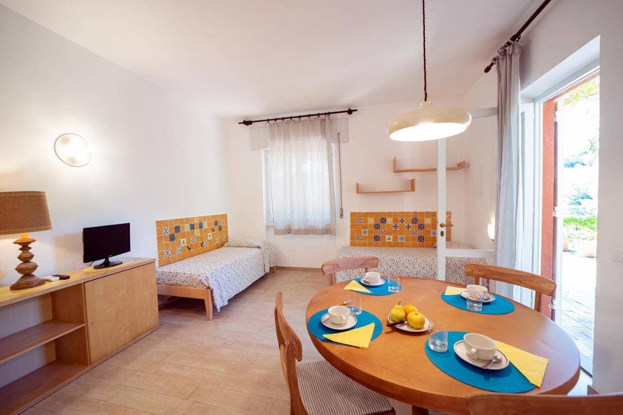 Foto 5 von 13: Studio with Sea View ( 2 Adults )