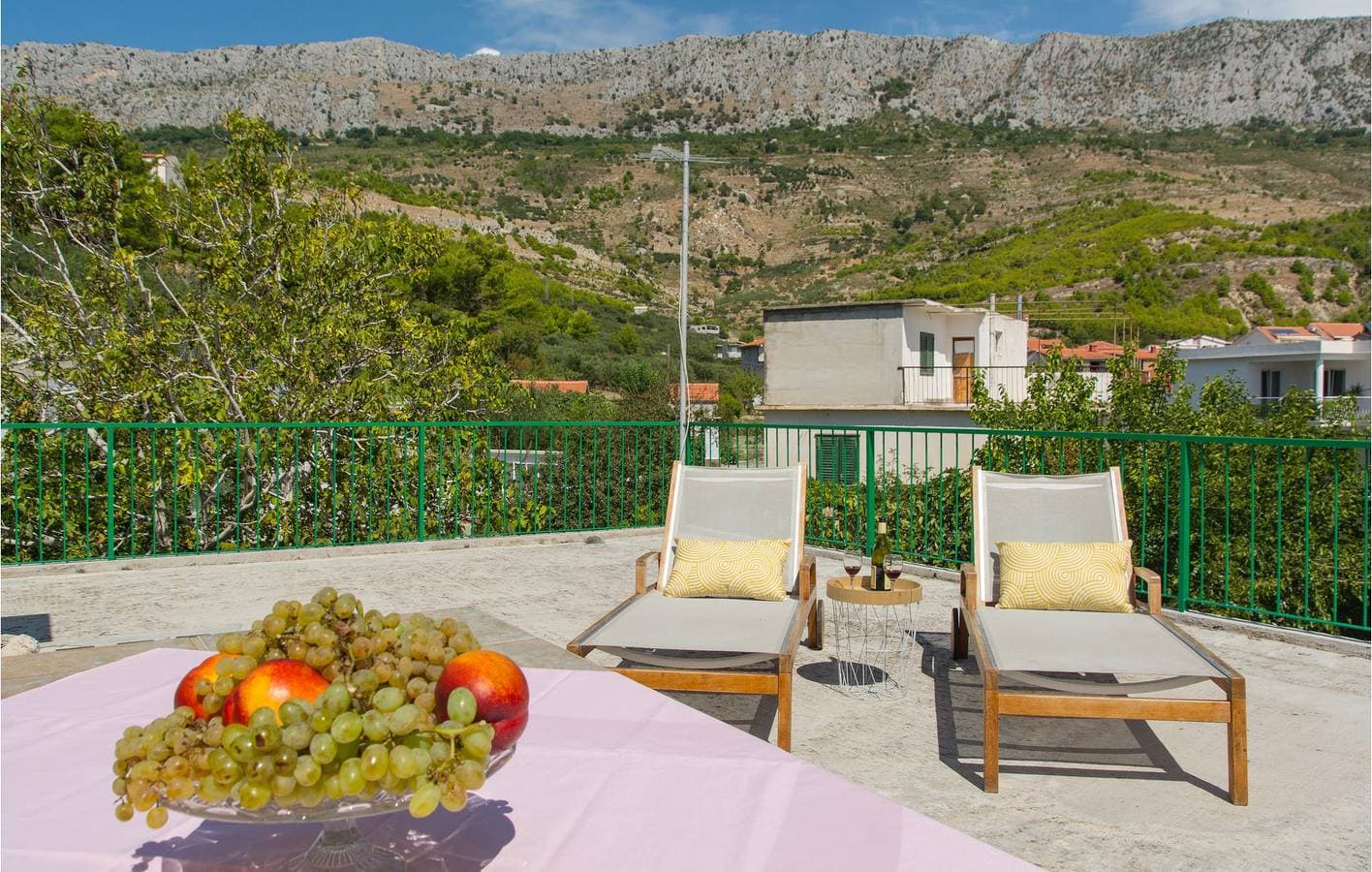 Foto 9 von 26: Gemütliche 300 m zum Strand: Klimatisierte Wohnung mit Terrasse und Parkplatz