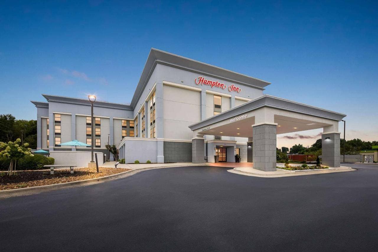Hampton Inn Florence Midtown near University of North Alabama 1