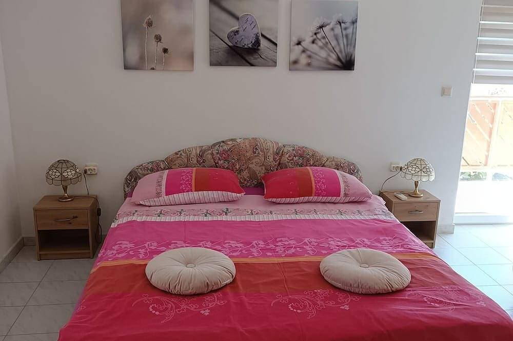 Foto 3 von 12: 2-Zimmer-Ferienwohnung mit Pool Kastel, Sredisnja Istra
