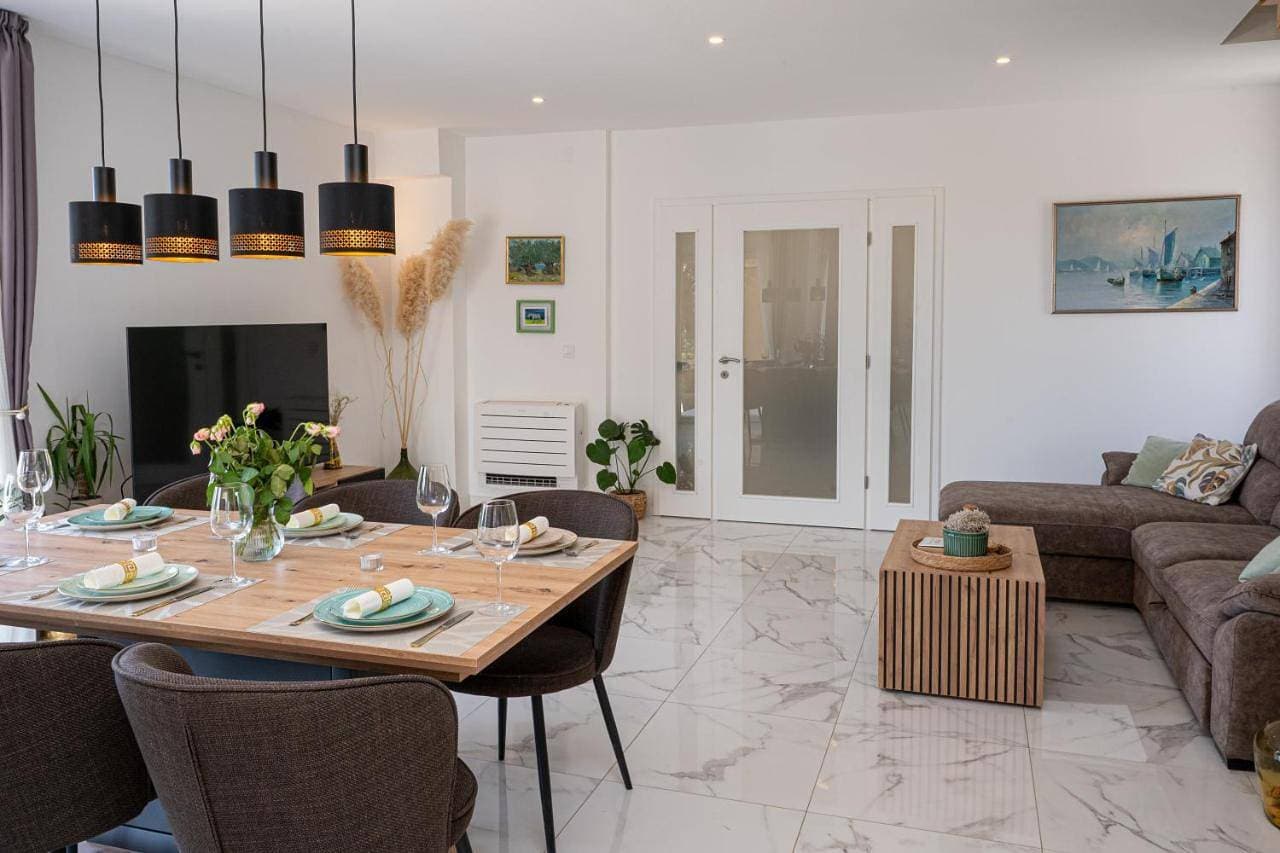 Foto 4 von 46: Villa with Sea View