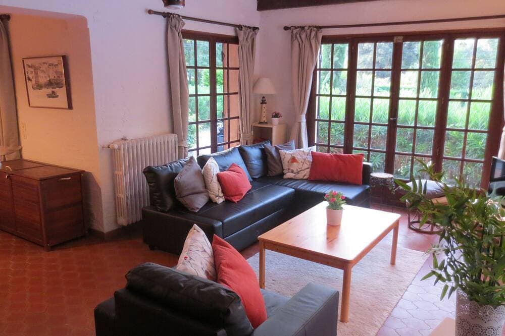 Foto 10 von 20: Villa im Provence-Stil mit privatem Pool und Tennisplatz