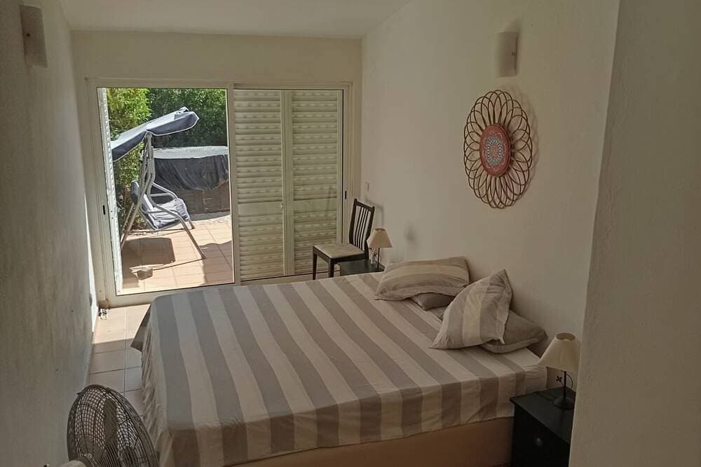 Foto 3 von 25: Villa mit privatem Whirlpool und Meerblick