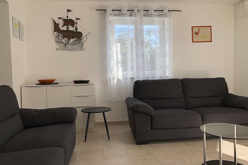 Foto 12 von 24: Villa Andi Terrace, Wi-fi, Geschirrspüler, Waschmaschine, Parking , 3 Min Strand