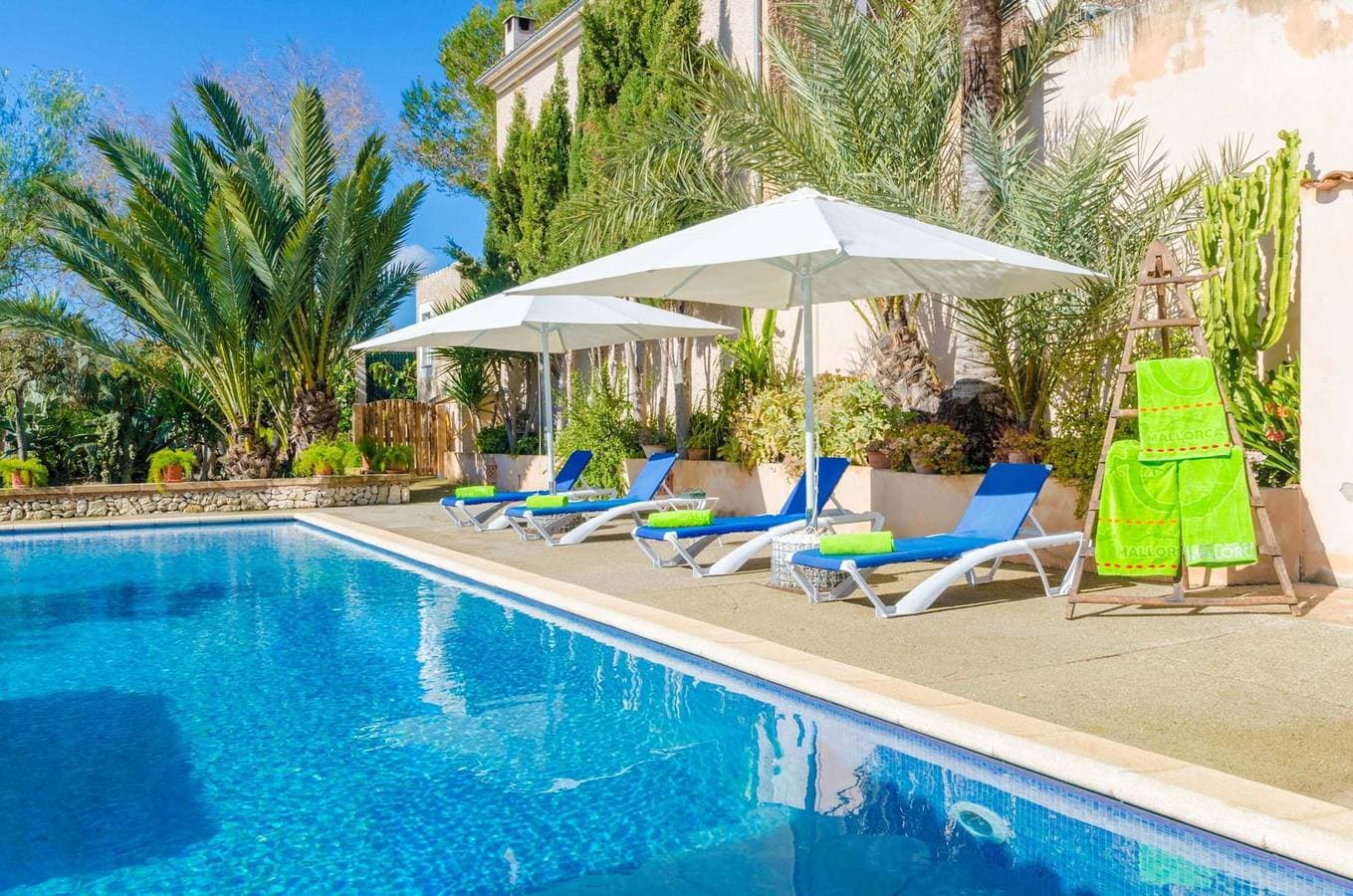 Foto 3 von 63: Villa für 6 Personen mit Garten