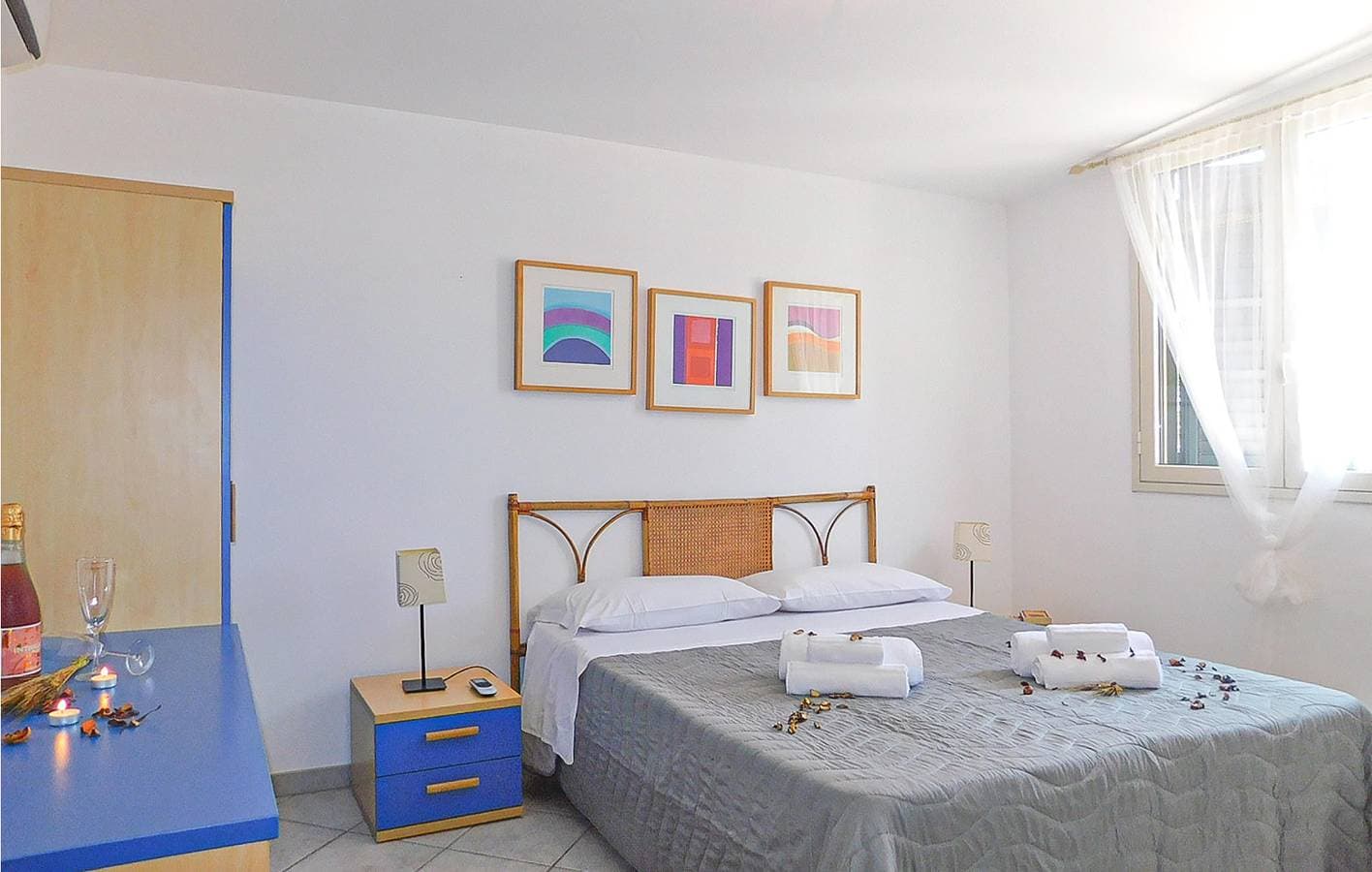 Foto 7 von 29: Appartement mit Meerblick, Parkplatz und Internet - 1000m zum Strand