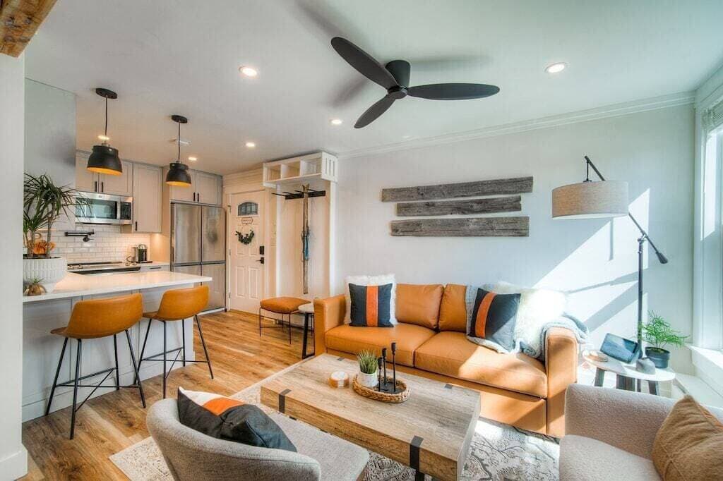 Foto 8 von 26: Beautiful mountain condo remodel!