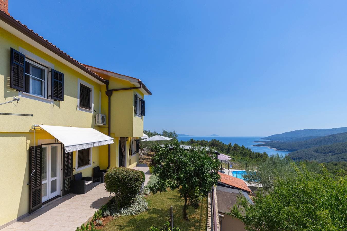 Foto 11 von 35: Ferienhaus für 6 Personen mit Terrasse
