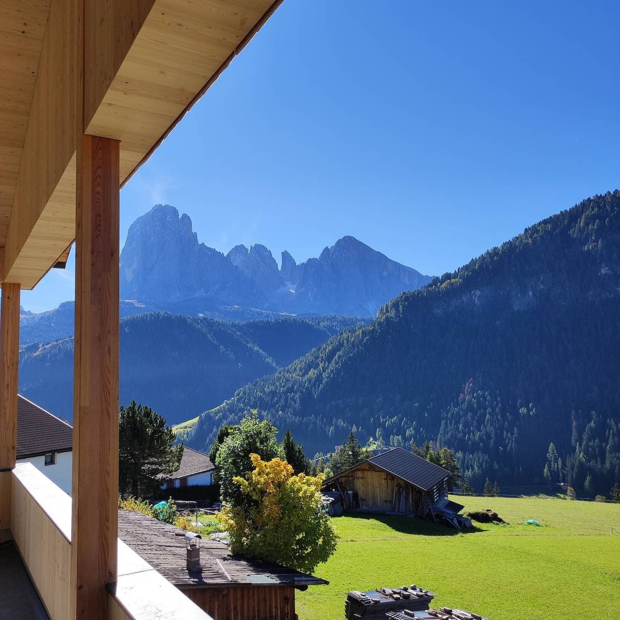 Foto 7 von 24: Ferienwohnung 'Apartments Emilia 2' mit Bergblick, Balkon und Wi-Fi