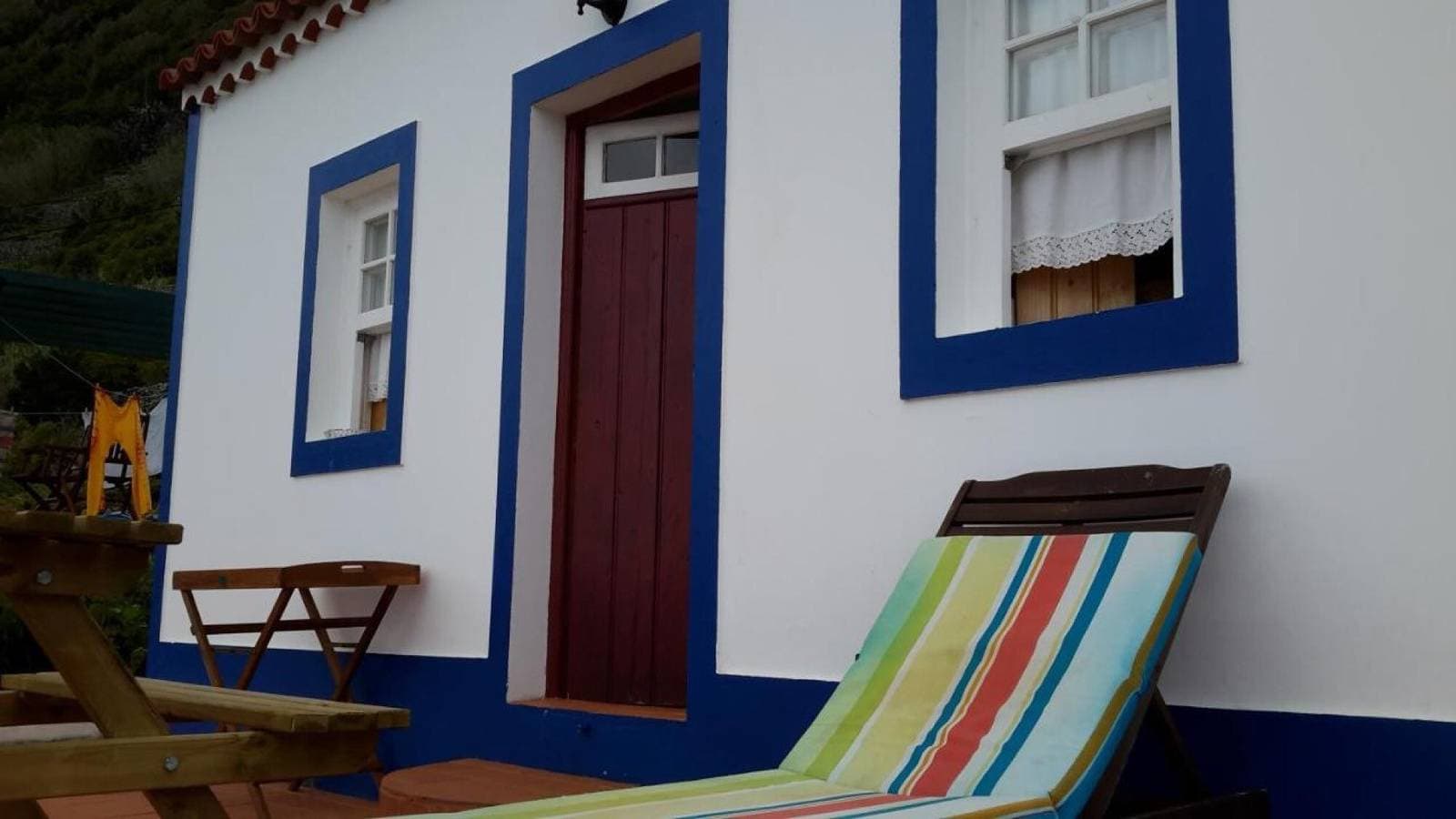 Foto 2 von 14: Ferienhaus 'Casa Da Fajãnzinha' mit Meerblick, privater Terrasse und WLAN