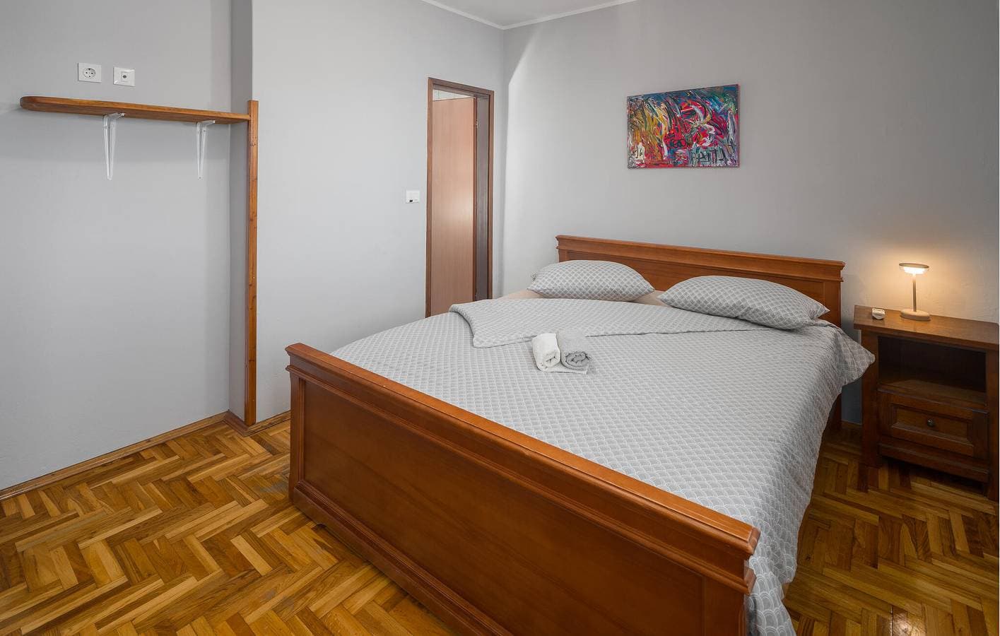 Foto 8 von 46: Gemütliche 1-Zimmer-Wohnung mit Terrasse, WLAN und Parkplatz
