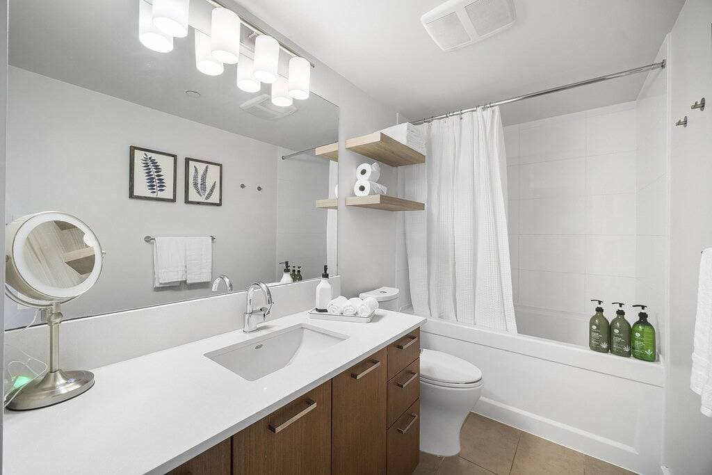 Foto 10 von 15: Luxury 1 Bedroom Apartment in Downtown Vancouver
