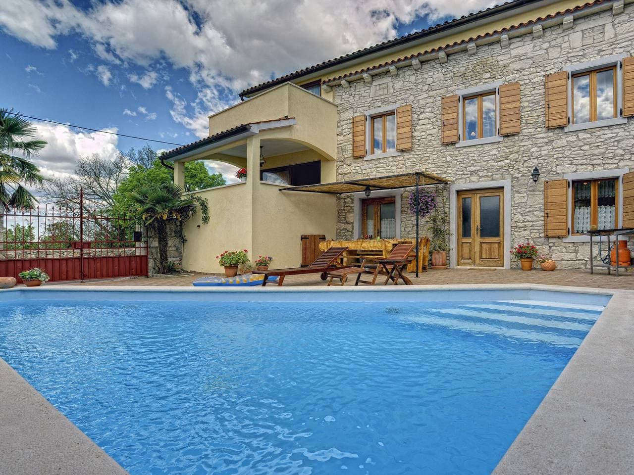 Villa in Svetvincenat mit Pool & Strand 1