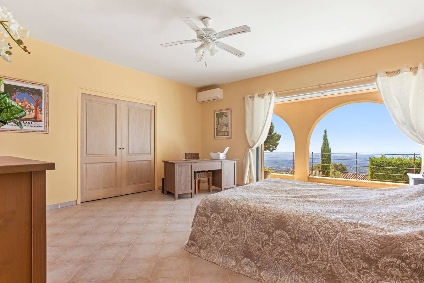 Foto 12 von 36: Villa „La Cabri 5 Chambres Piscine“ mit Meerblick, WLAN und Klimaanlage