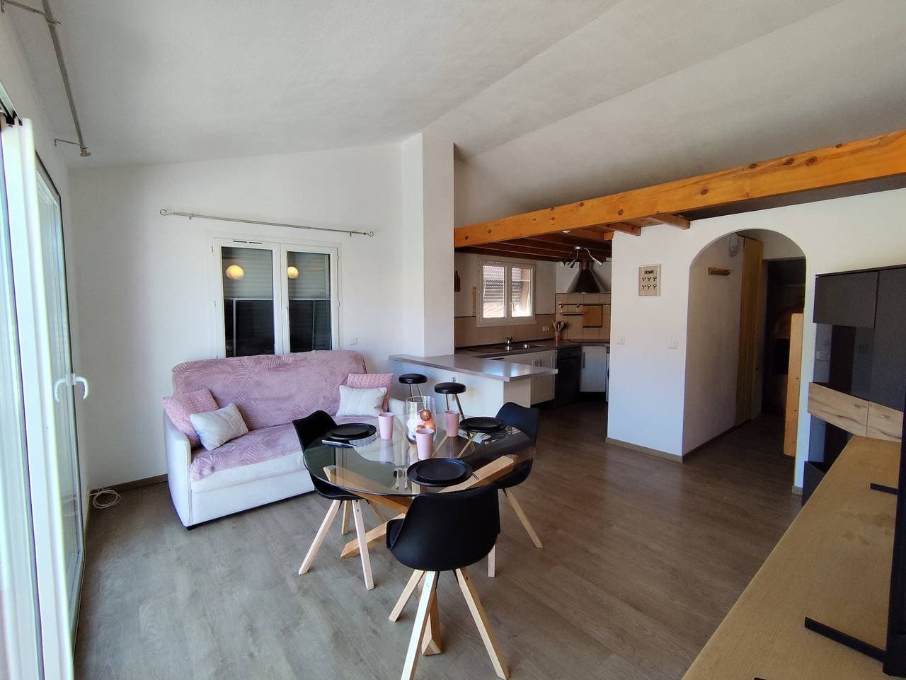 Foto 4 von 17: Ferienwohnung 'La Salamandre' mit Bergblick, WLAN und Klimaanlage