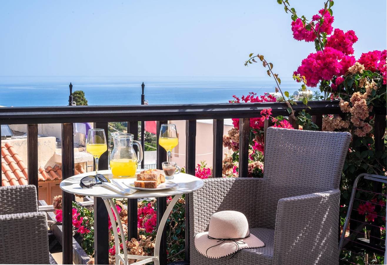 Foto 11 von 20: 2 Bed Apartment - Sleeps 8 - Pool Patio Views