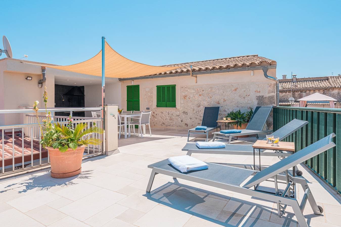 Foto 3 von 25: Ferienhaus Casa en Sineu mit Bergblick, Terrasse und WLAN