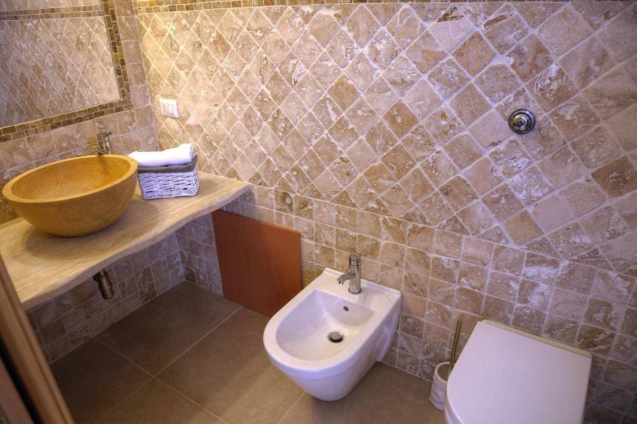 Foto 3 von 9: Double Room with Private Bathroom