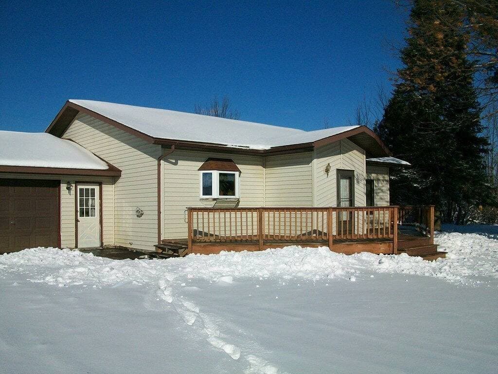 Foto 10 von 32: Beautiful, spacious 3 Br, 2Ba home, close to everything the Up has to offer!