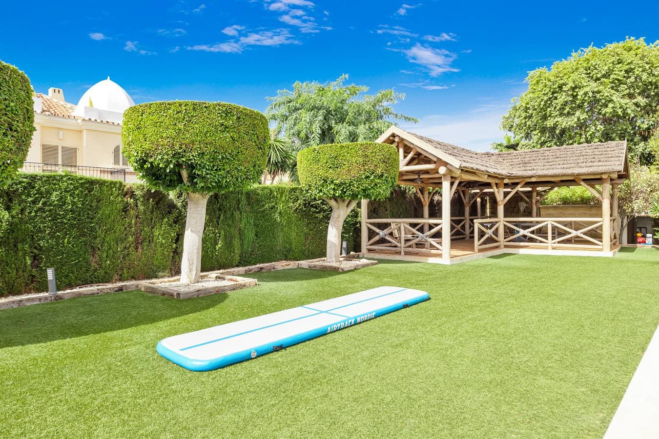 Foto 11 von 46: Villa Paraiso - Gym | Putting Green | Heated Pool