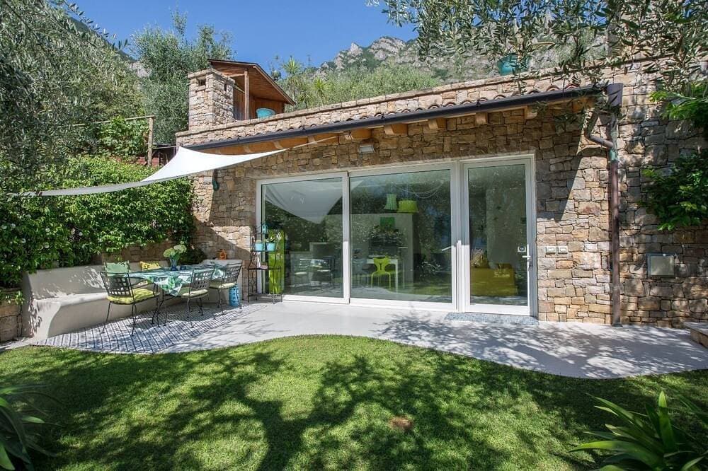 Limone - Kleines Haus im Grünen mit Seeblick 1