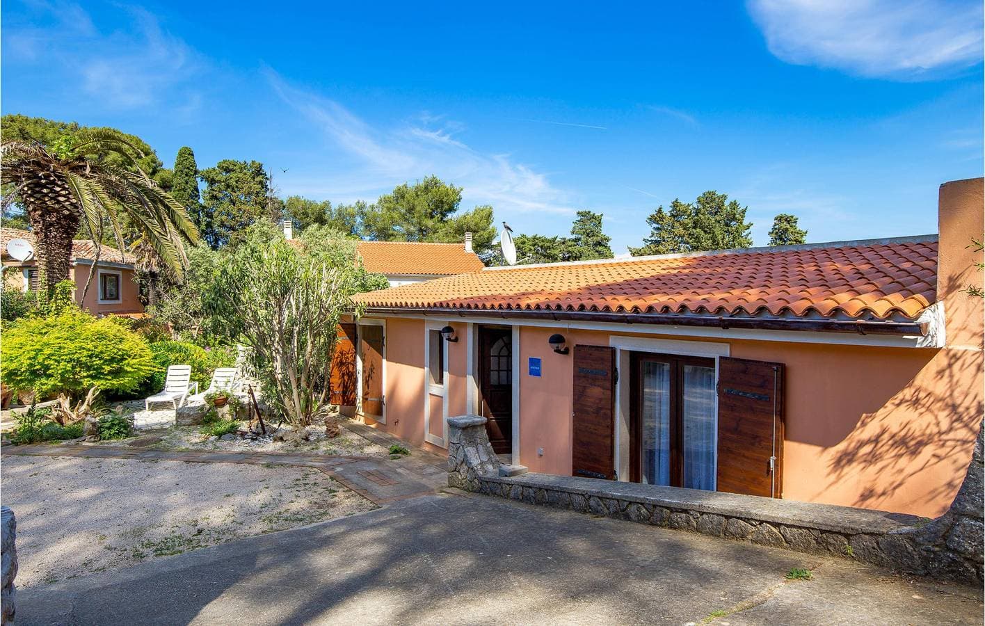 Gemütliche Ferienwohnung mit Terrasse, WLAN und Parkplatz in der Nähe des Strandes von Valdarke 1