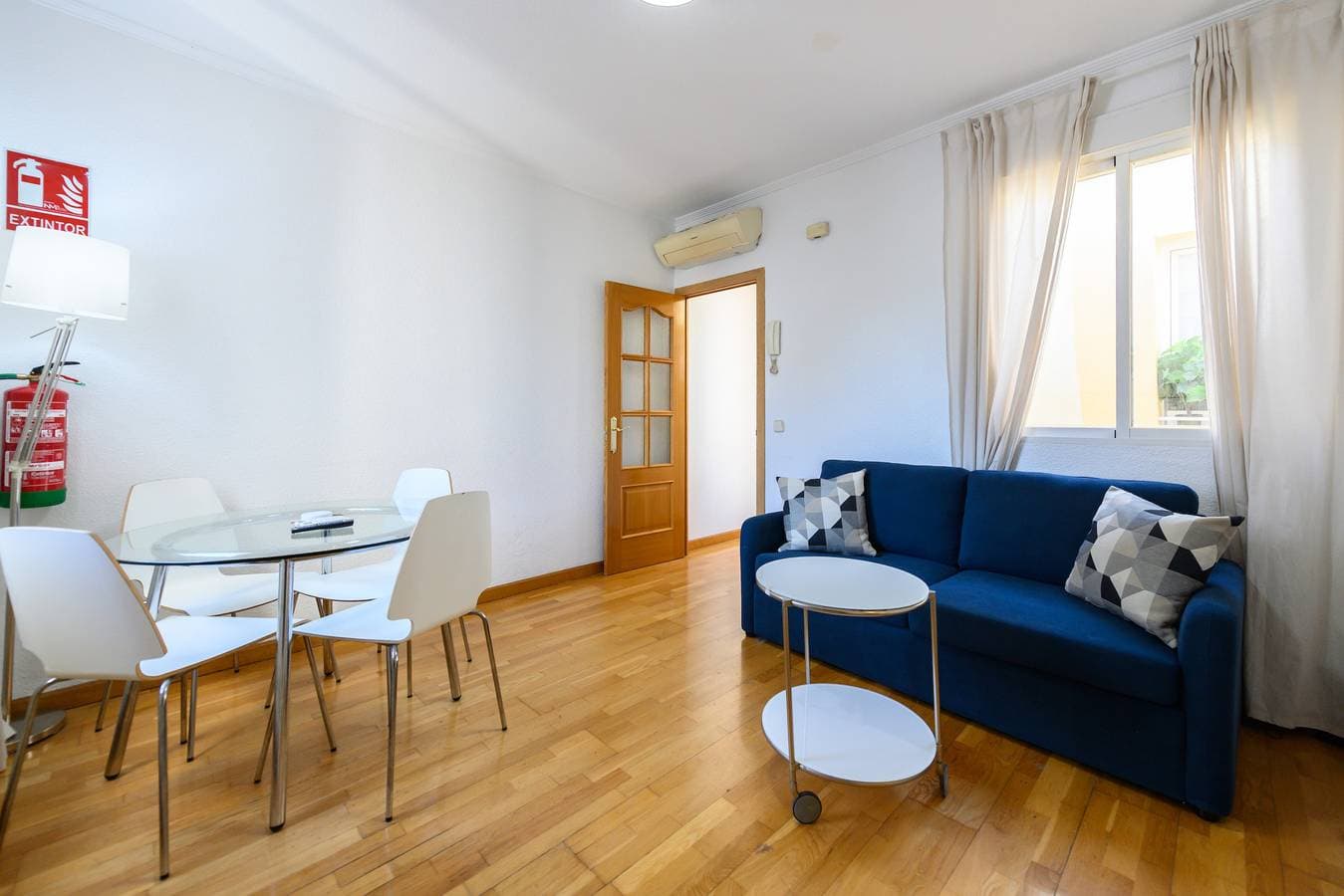 Foto 5 von 18: M Apartamento en el Museo Reina Sofía - A