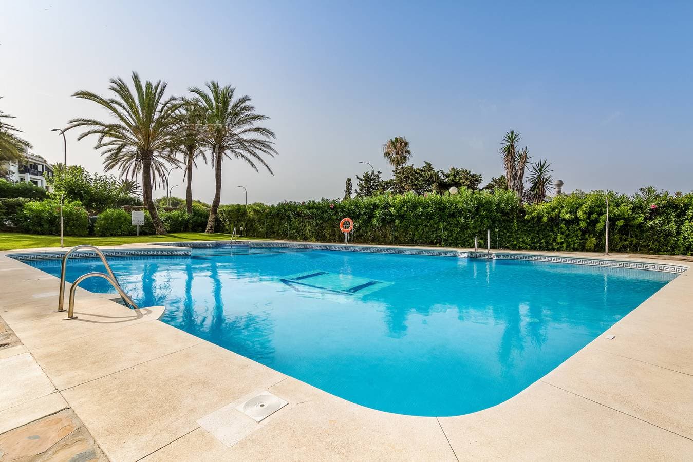 S H Marbella Beach 605 1
