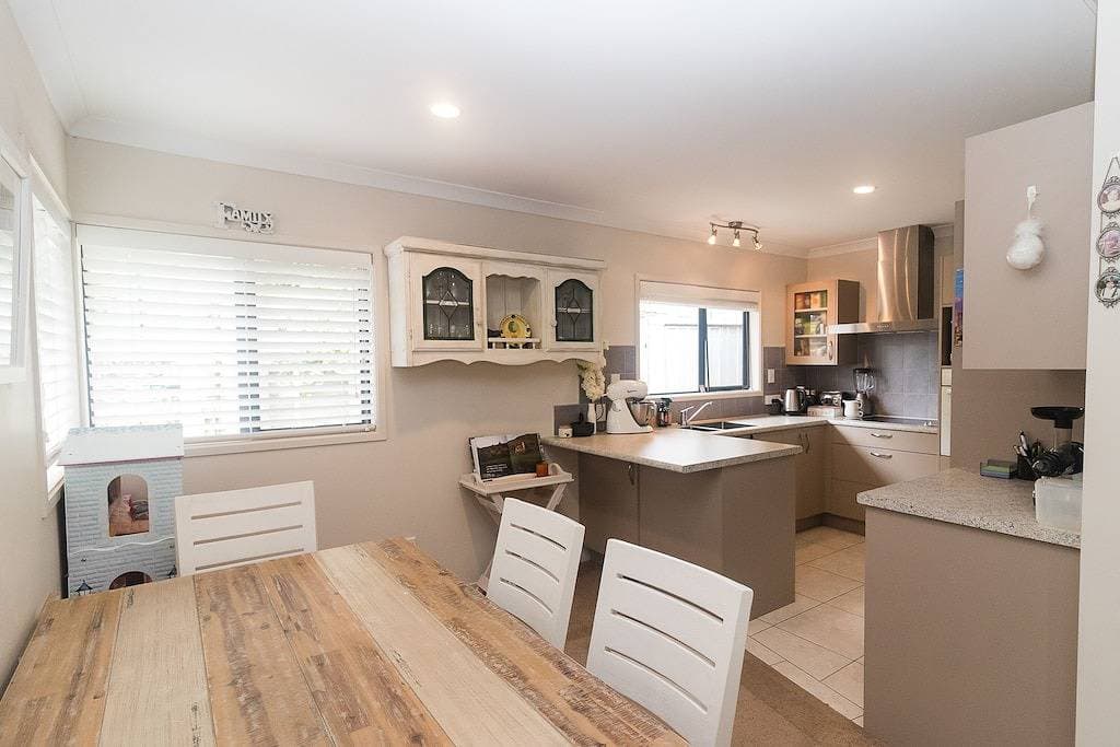 Cottage - 2 Minuten Fahrt zum Orewa Beach mit seinem 3 km langen goldenen Sandstrand 1