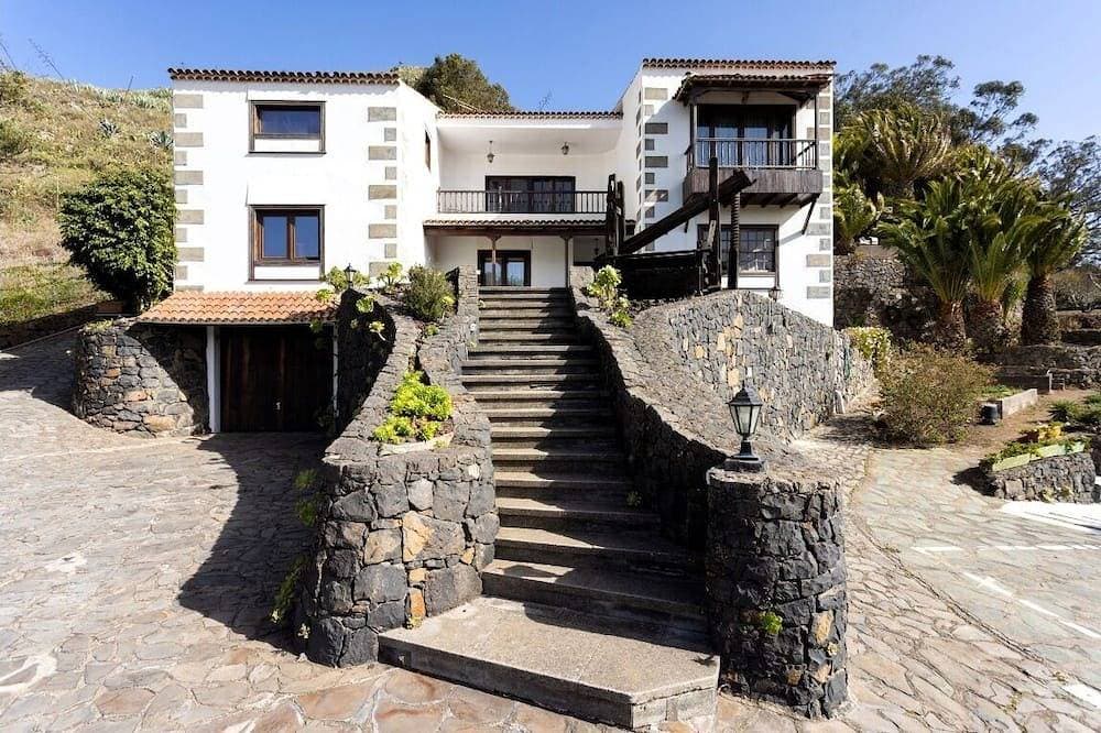 Finca Los Geranios: A charming rural home on an incredible estate in Tegueste. 1